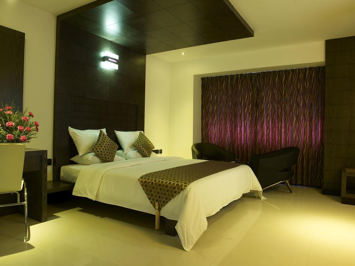 The Castello Residency Hotel Coimbatore Buitenkant foto
