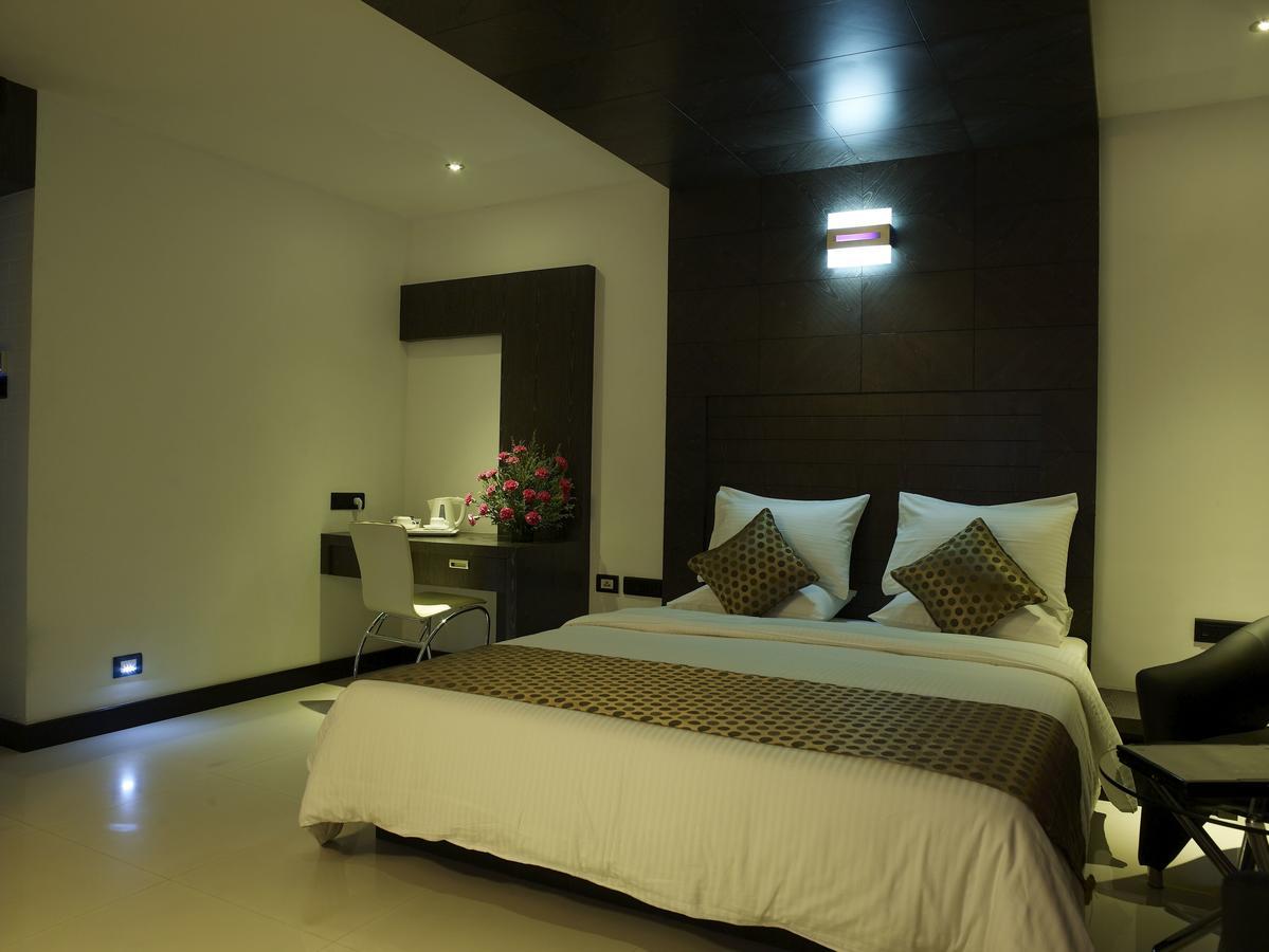 The Castello Residency Hotel Coimbatore Buitenkant foto